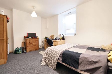 5 bedroom terraced house to rent - Photo 5