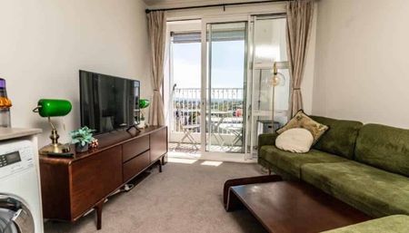 Charming Corner Apartment Mount Eden - Photo 2