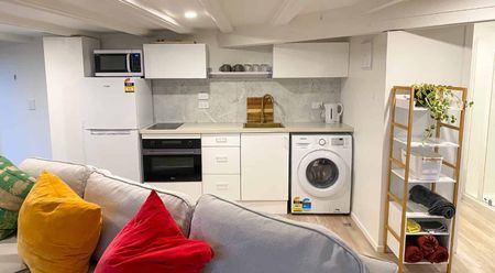 Furnished Studio for Rent — 43 Harbour View Road, Wellington - Photo 3