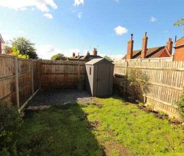 2 bedroom end of terrace house to rent - Photo 1