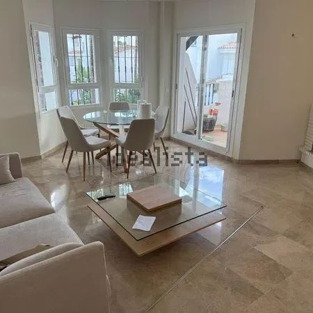 Alquiler de dúplex en Urbanización Los Naranjos de Marbella - Photo 1