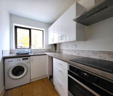2 bedroom end of terrace house to rent - Photo 5