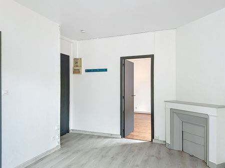 Appartement à louer - REIMS- HYPER CENTRE- - Photo 3