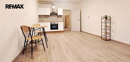 Pronájem bytu 1+kk (36 m - Fotografie 5