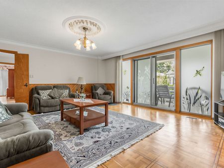 For Lease - 370 Maple Leaf Drive, Toronto, Ontario - Photo 5