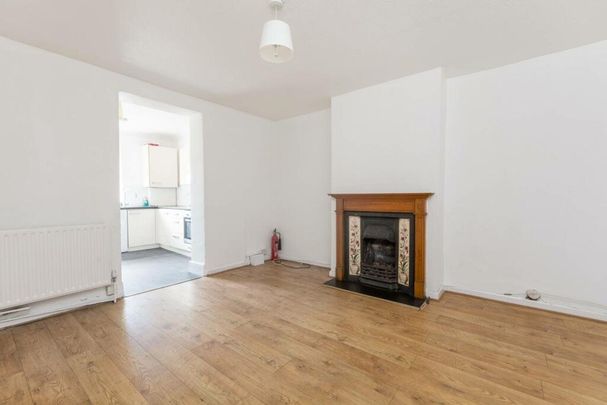 Olive Road, Ealing, London, W5 - Photo 1