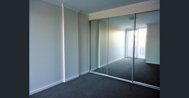 Superb Modern Unit with Courtyard & Air Conditioning - Photo 1