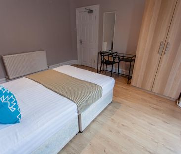 5 bedroom terraced house to rent - Photo 3