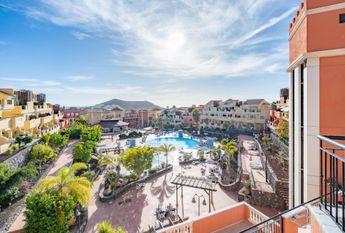 Apartamento con terraza y vistas en Los Cristianos – 0067-04600
