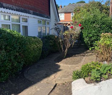 Windsor Road Room 5 - Photo 1