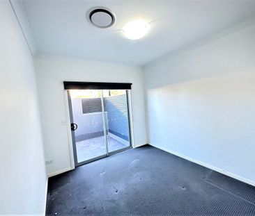 Gorgeous 2 Bedroom Granny Flat in Bardia - Photo 2