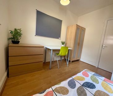 10 Bed Terraced House, Pomona St, S11 - Photo 1