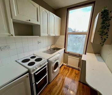 1 Bed Flat, Lynton Road, W3 - Photo 1