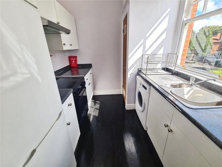 2 bedroom flat to rent - Photo 4