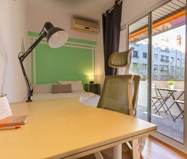 Carrer d'Amigó, Barcelona, Catalonia 08021 - Photo 2