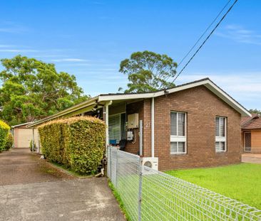 Spacious 3-Bedroom Home with Lock-Up Garage - Photo 3