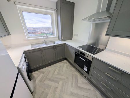 A 2 Bedroom Bungalow - Photo 2