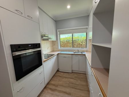 2 / 540 Margaret Place, LAVINGTON NSW 2641 - Photo 5