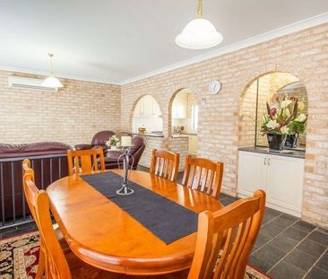 Modern & Low-Maintenance Living in the Heart of East Albury - Photo 2