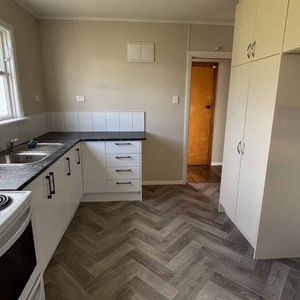 82 Leicester Street, Cannons Creek – Newly Renovated 3 Bedroom Home - Photo 2