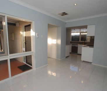 Spacious Dianella Family Home - Photo 3