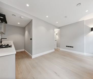 1 Bedroom Apartment, Shaftesbury Avenue, Soho, W1D - Photo 1