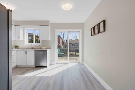 For Lease - 47 Holly Meadow Road Unit# Main, Barrie, Ontario - Photo 3
