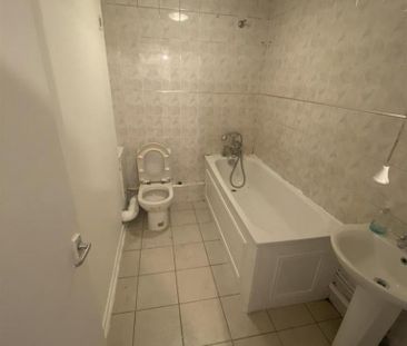 1 bedroom in a house share to rent - Photo 6
