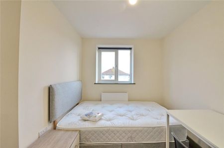 6 bedroom semi-detached house to rent - Photo 2