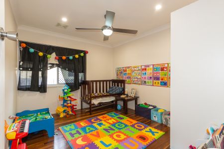 6 Wallace Street, Redcliffe QLD 4020 - House For Rent | Domain - Photo 4