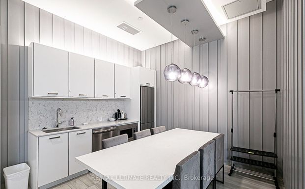 For Lease - 1630 Queen Street Unit# 301, Toronto, Ontario - Photo 1