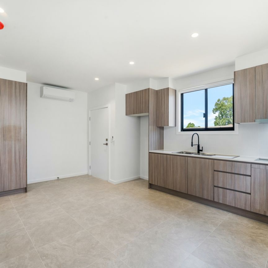 Stylish, Spacious & Super Convenient! - Photo 1