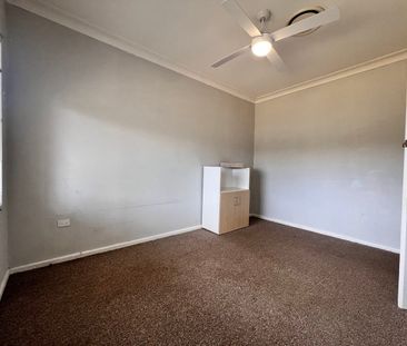 Charming Family Home - Photo 3