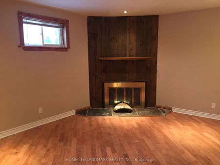 2770 Quill Crescent #Lower - Photo 4