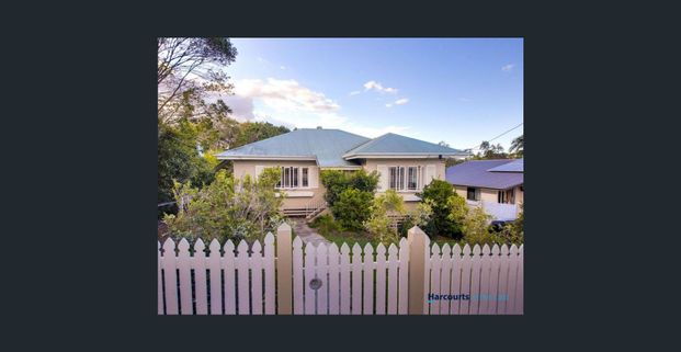 Beautifully Renovated & Great Location! - Photo 1