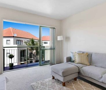 Marina Living! - Photo 2