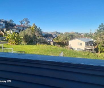 Spacious 3BR Home in Papatoetoe - Photo 2