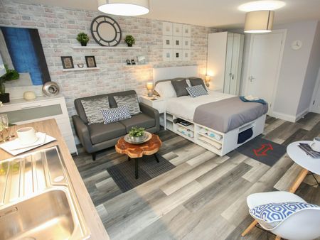 Studio flat to rent on - Photo 2