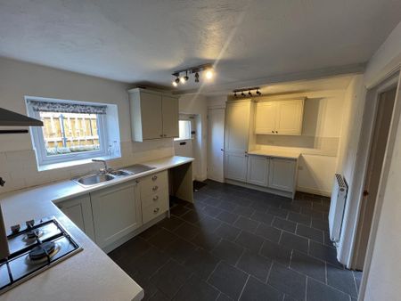 2 bedroom terraced house to rent - Photo 5