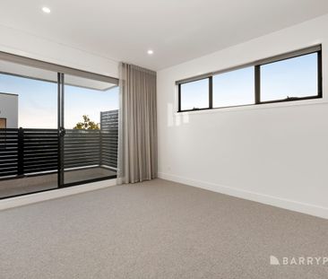 Architecturally Designed Elegance in the Heart of Doncaster - Photo 4