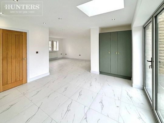 5 bedroom House To Let - Photo 1