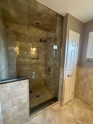 For Lease - 9 Chadburn Crescent, Aurora, Ontario - Photo 1