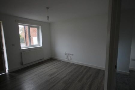 Crescent Road, TF1 5LE - £725 pcm - Photo 4