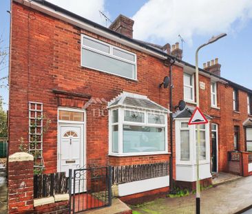 2 bedroom terraced house to rent - Photo 2