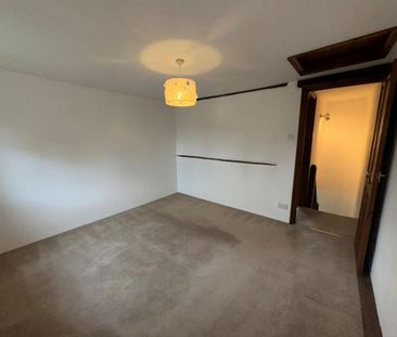 2 bedroom end of terrace house to rent - Photo 5