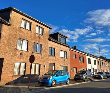 Volledig gerenoveerd appartement op wandelafstand van het centrum! - Photo 2