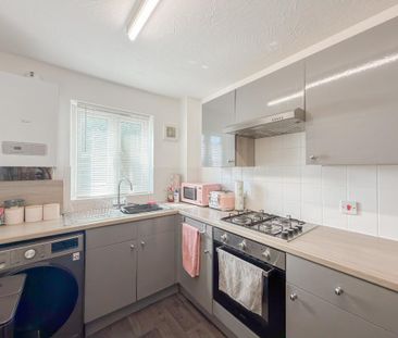 2 bedroom ground floor flat to rent - Photo 6