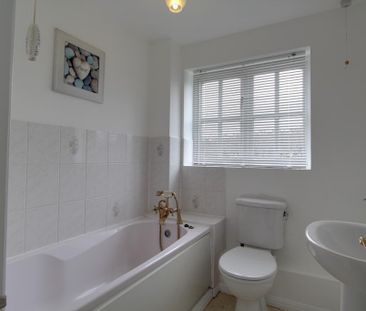 2 bedroom end of terrace house to rent - Photo 5