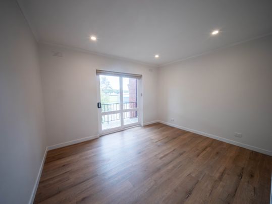 Fully Renovated 3-Bedroom Apartment - Photo 1