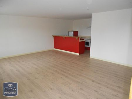 Location Appartement 3 pièces 78m² BUZANCAIS 36500 - Photo 3